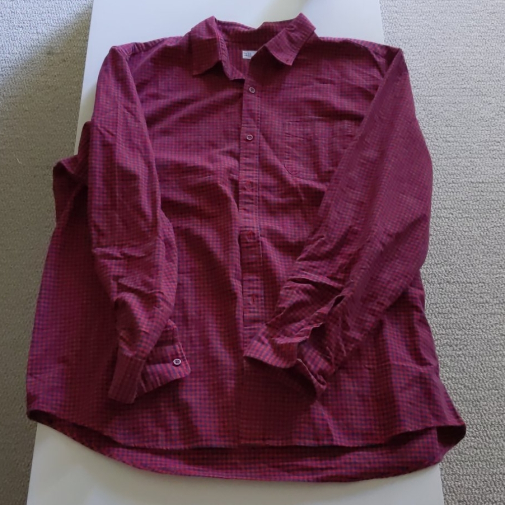 ♻️DONATED♻️ GAP Blue/Red Plaid Button Down